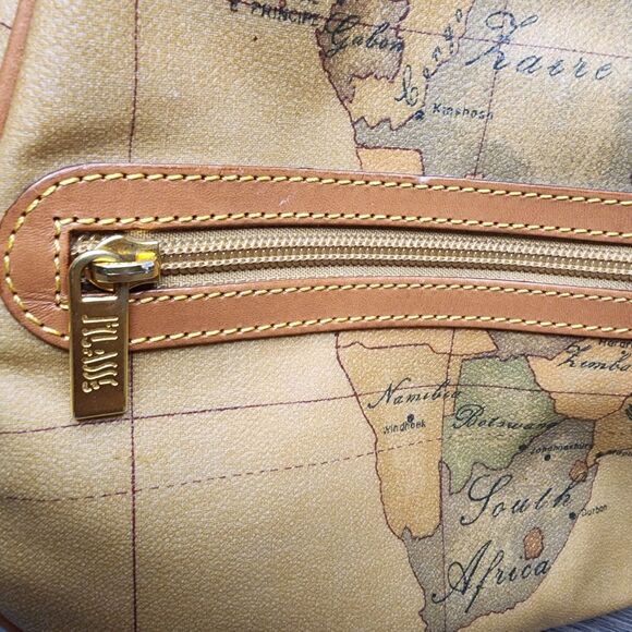 Alviero Martini 1A Classe GEO Classic Map Shoulder Sling Backpack Body Bag ITALY - Picture 5 of 16